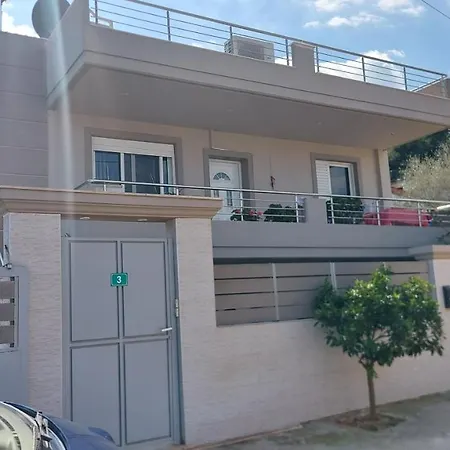 Mira's Near Airport Holiday home